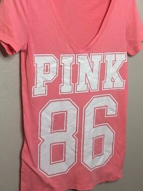 Victoria’s Secret PINK 86 Varsity Graphic V Neck Tee Neon Pink White Y2K vintage